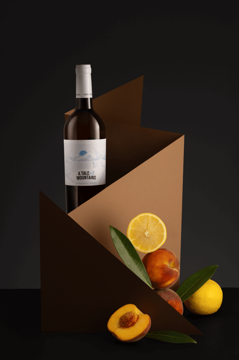 Э Тэйл оф 2 Моунтинс Тьеррас де Армения 2020 0.75 л